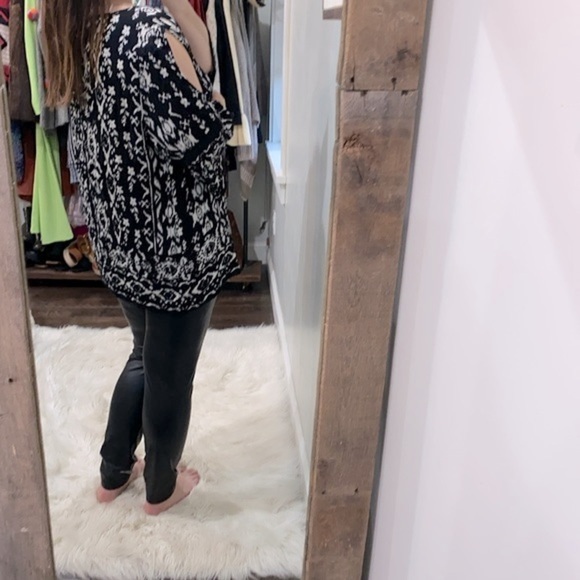 Bila black boho top size XLarge - Picture 3 of 6